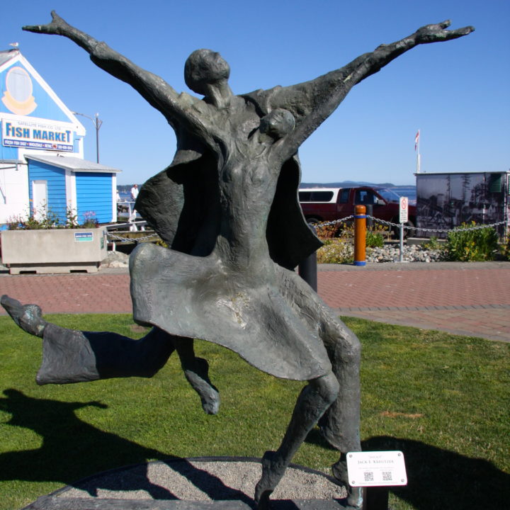 Sculpture of dancing couply by Jack E. Kreutzer was on display in Sidney, BC.